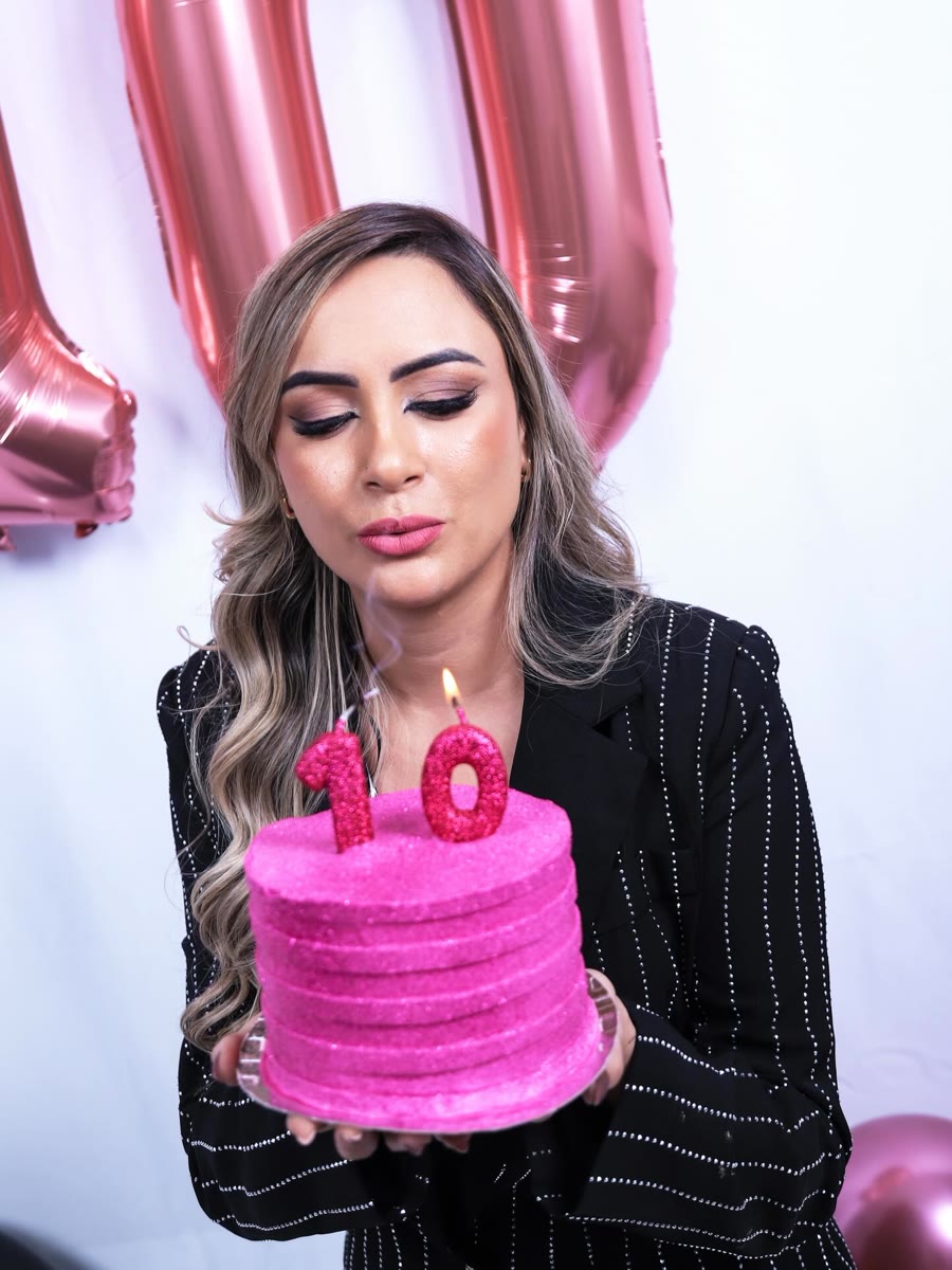 Ana Canavez comemorando 10 anos de profissão