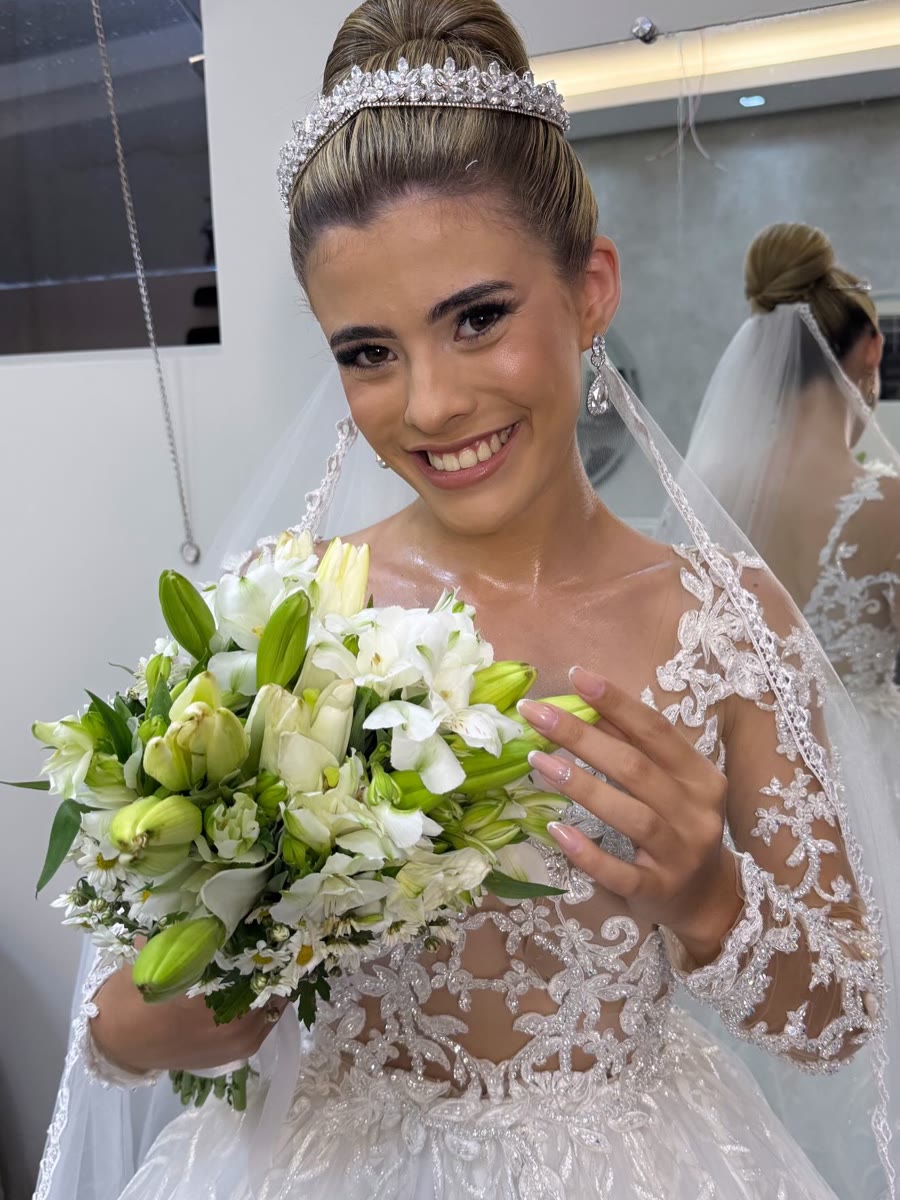 Cliente noiva com buquê